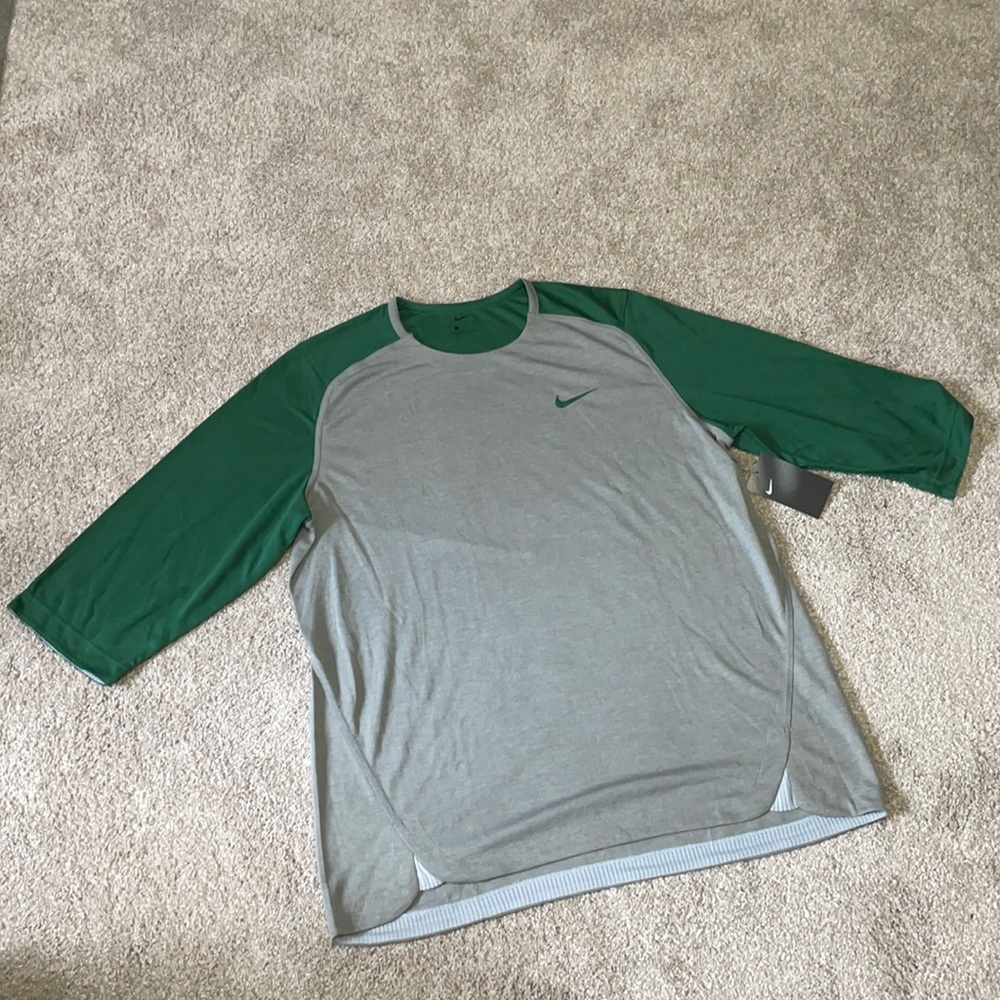Brand New with tags! Men’s Nike 3/4 top